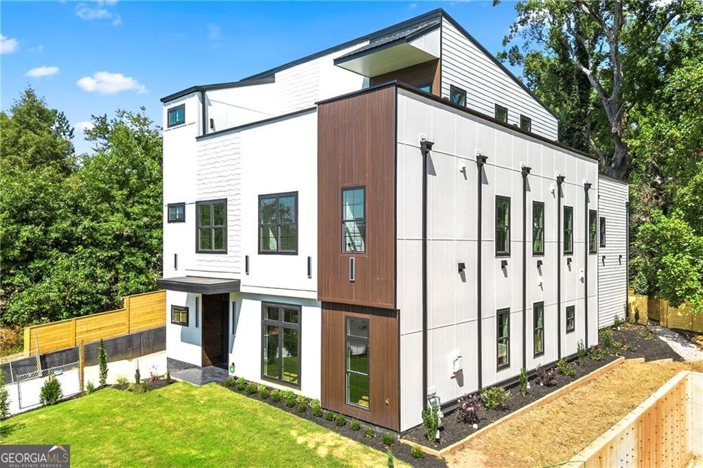 320 Hammond DR