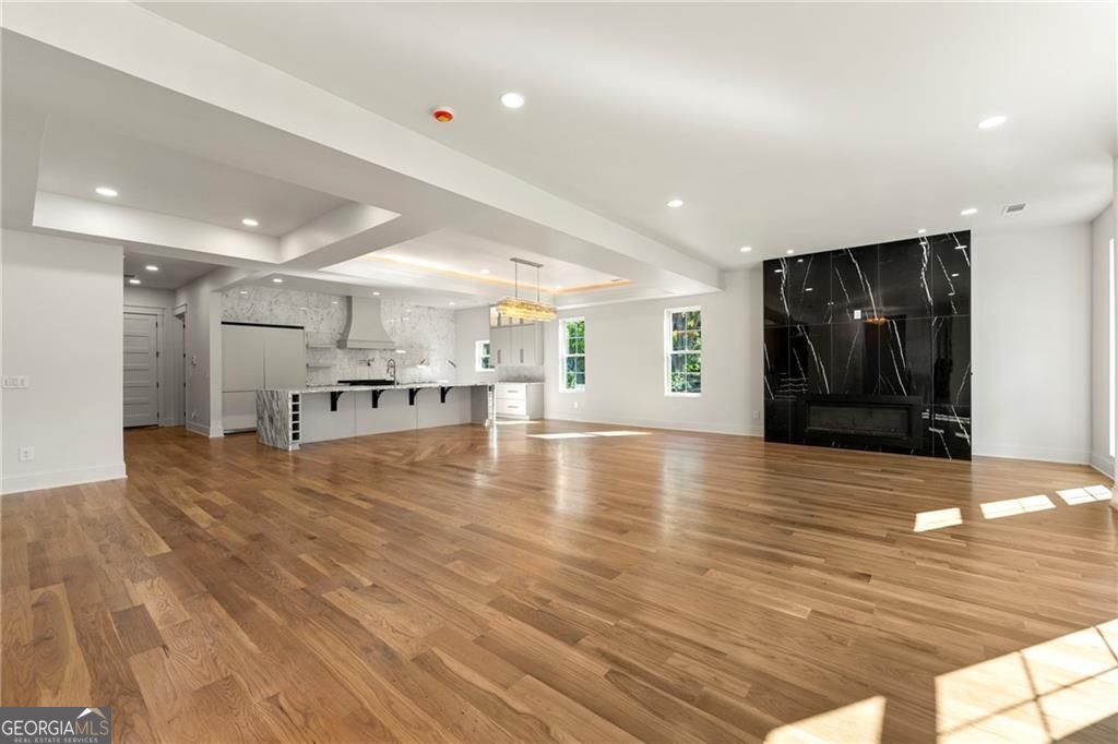 320 Hammond DR