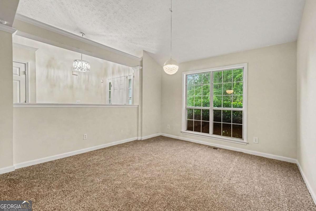 245 London LN