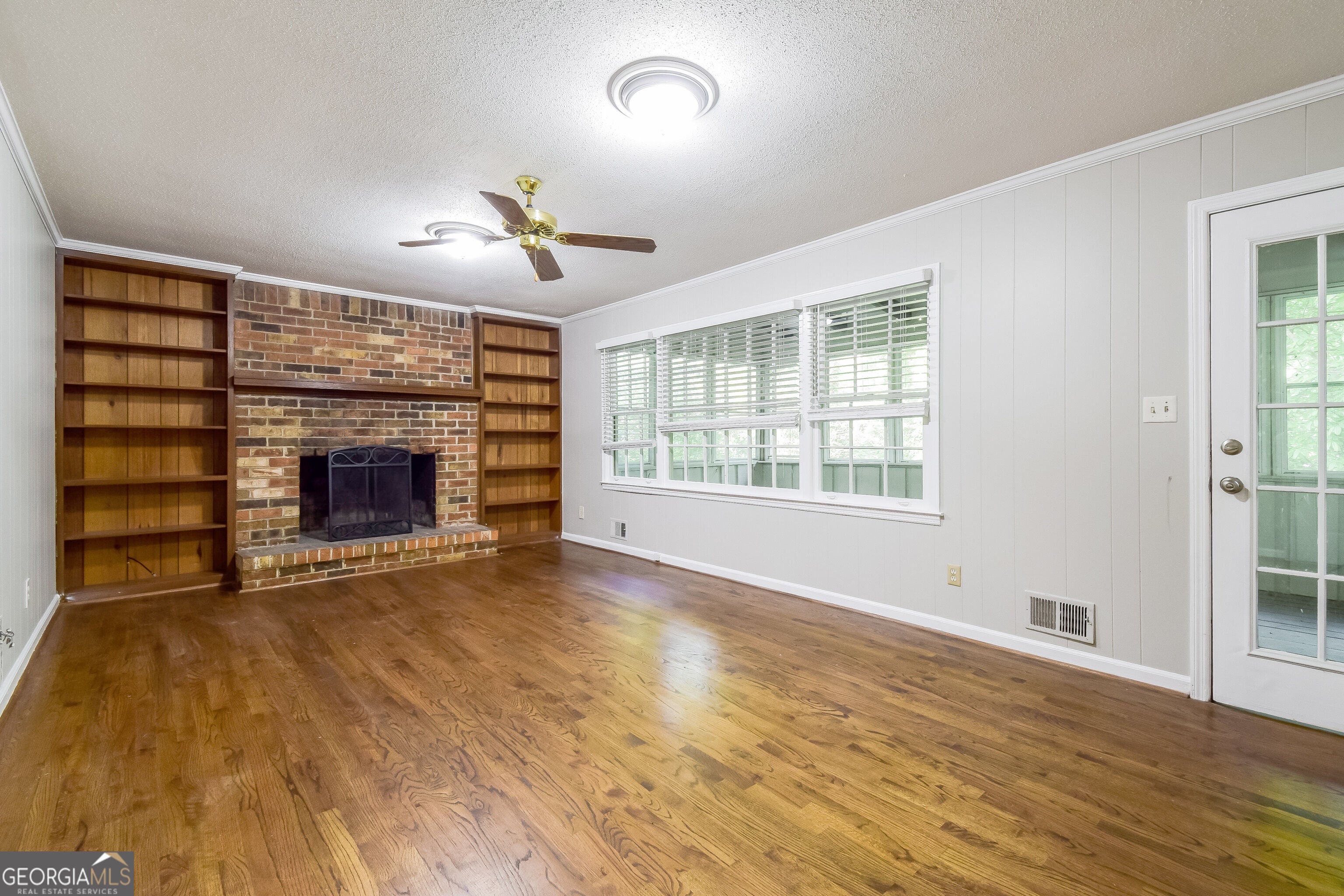 4533 Holliston RD