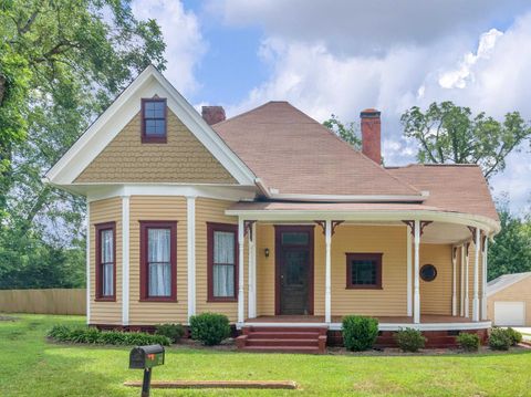 A home in Locust Grove