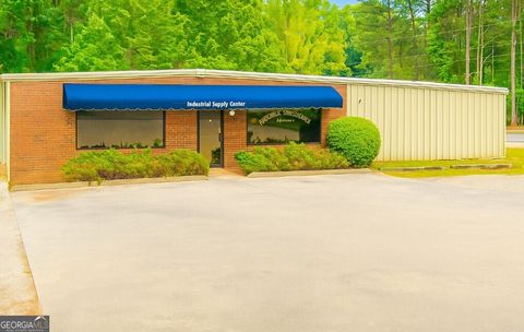 1193 Memorial DR Eastanollee GA 30538