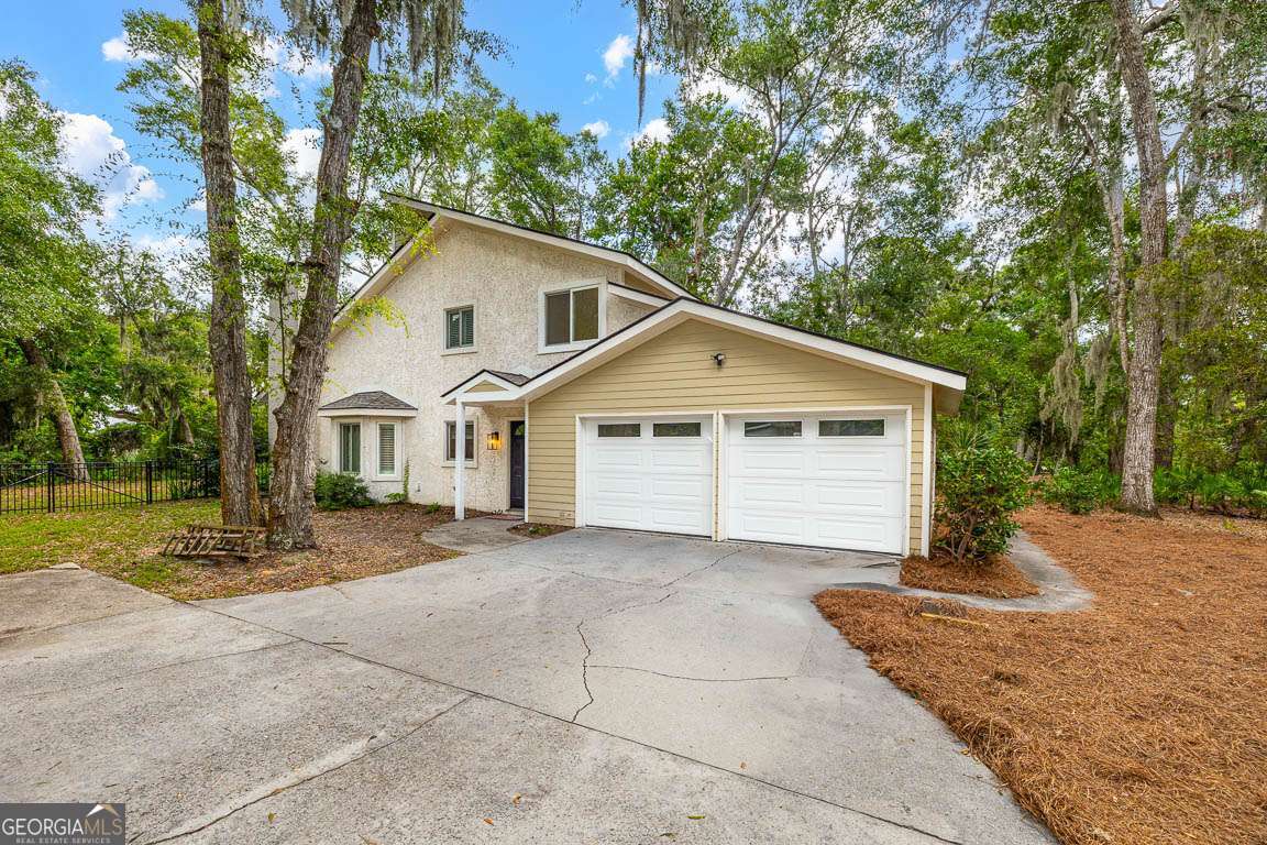 105 N Windward DR