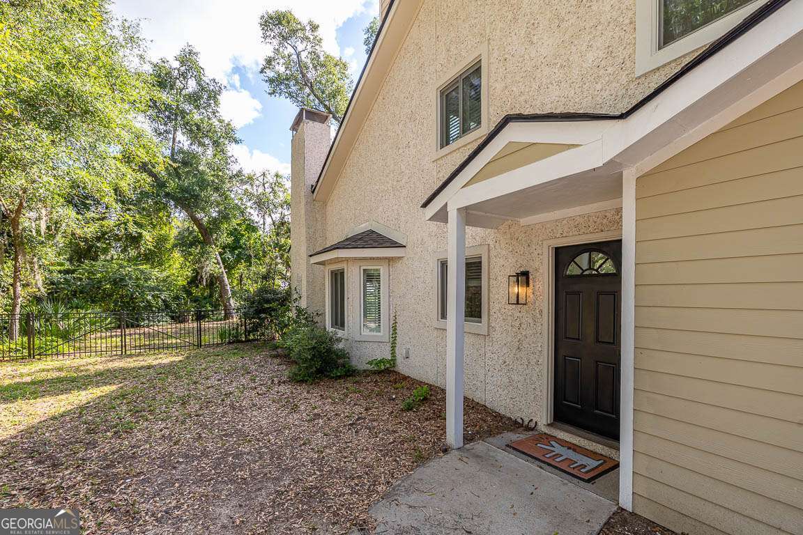 105 N Windward DR