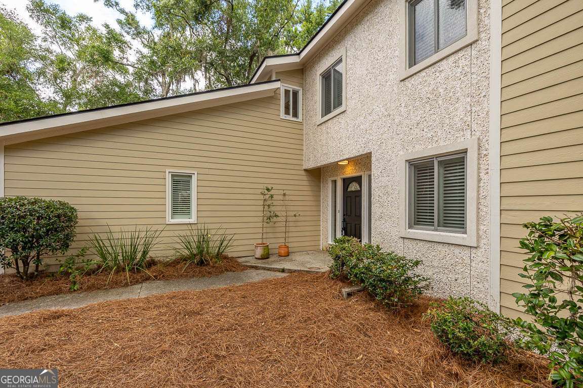 105 N Windward DR