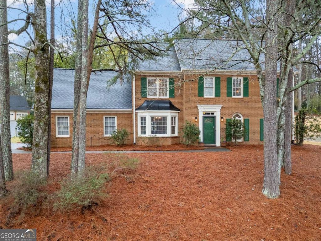 Photo of 4150 Woodlark Court NE, Roswell, GA 30075 (MLS # 10706070)