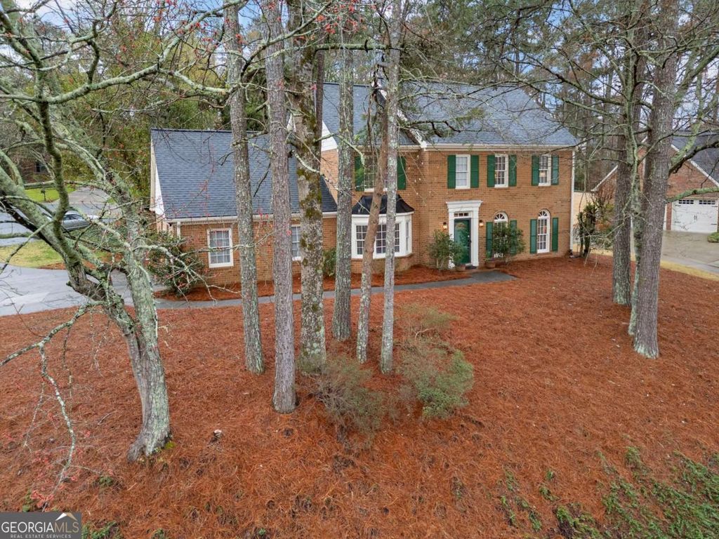 Photo of 4150 Woodlark Court NE, Roswell, GA 30075 (MLS # 10706070)