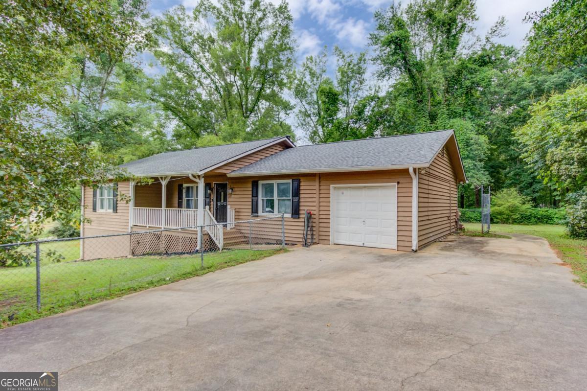 3305 Ladd DR