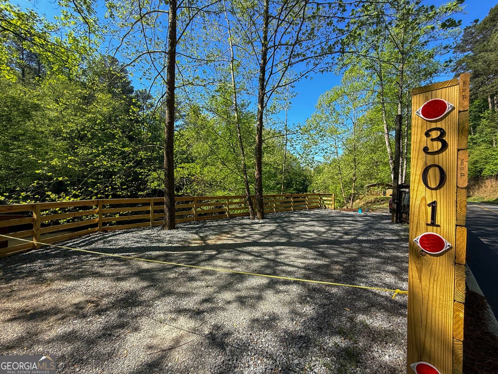 Photo of 301 Ogden Drive, Ellijay, GA 30540 (MLS # 10806398)