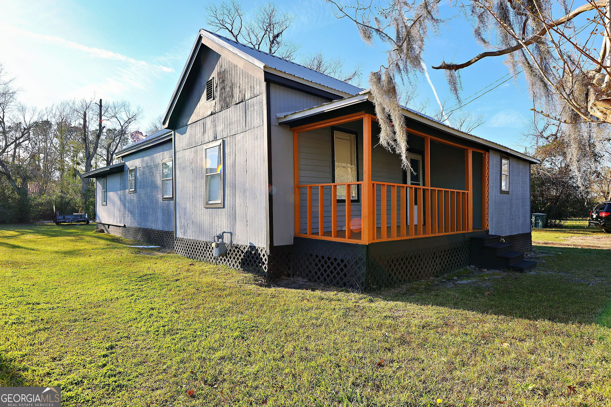 108 Perry LN