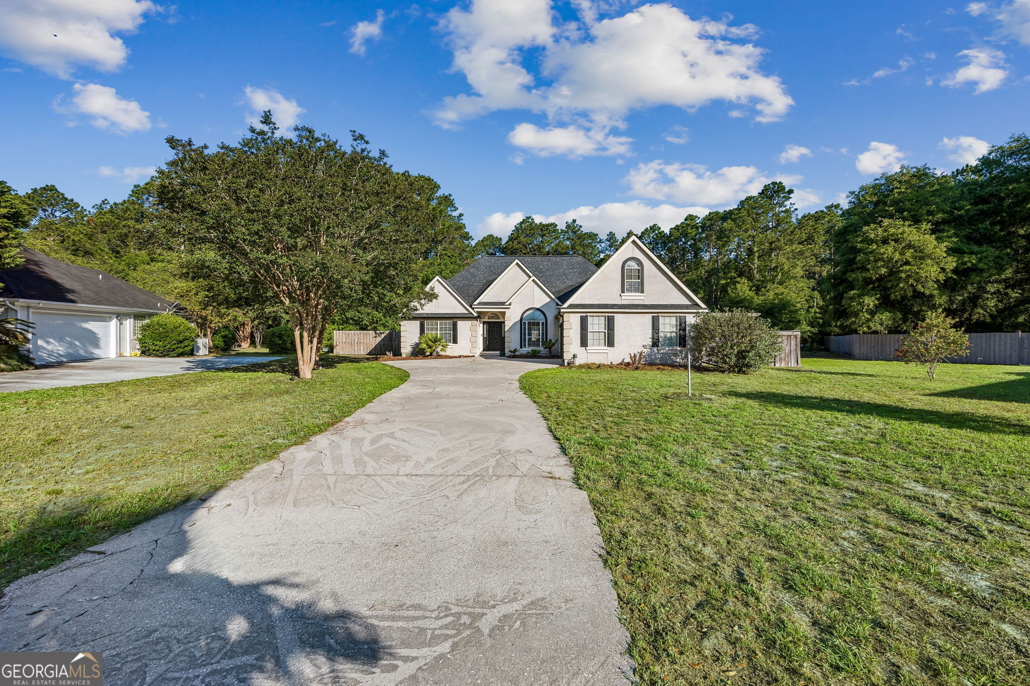 210 Chase CT N