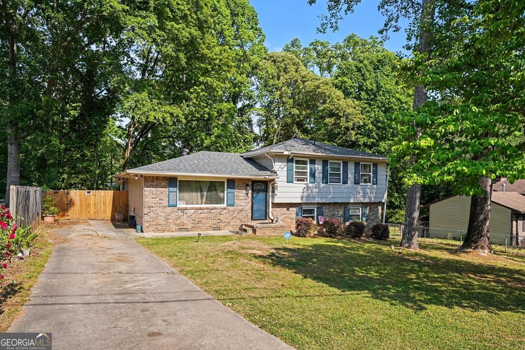 Photo of 6260 Crestview Lane, Forest Park, GA 30297 (MLS # 10754513)