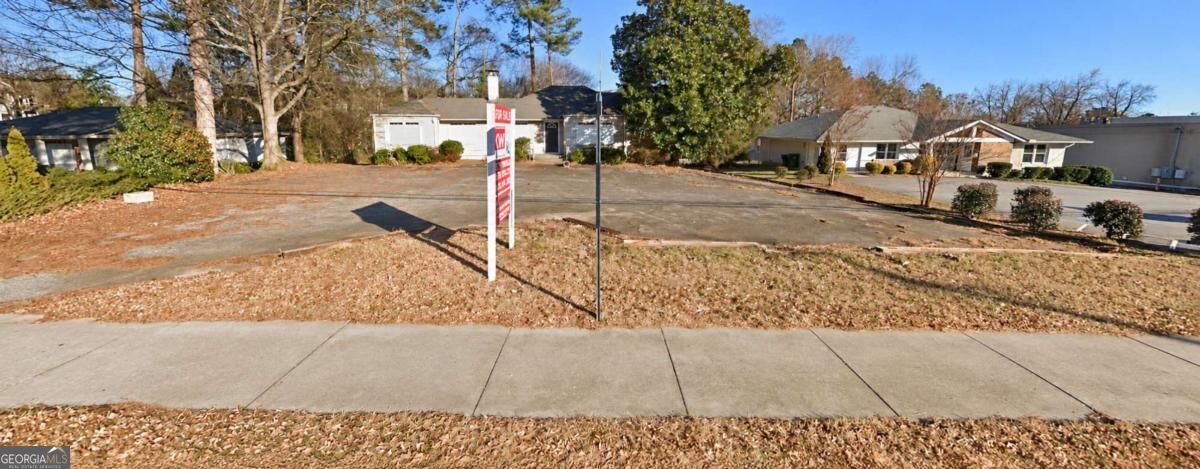 1799 Clairmont RD