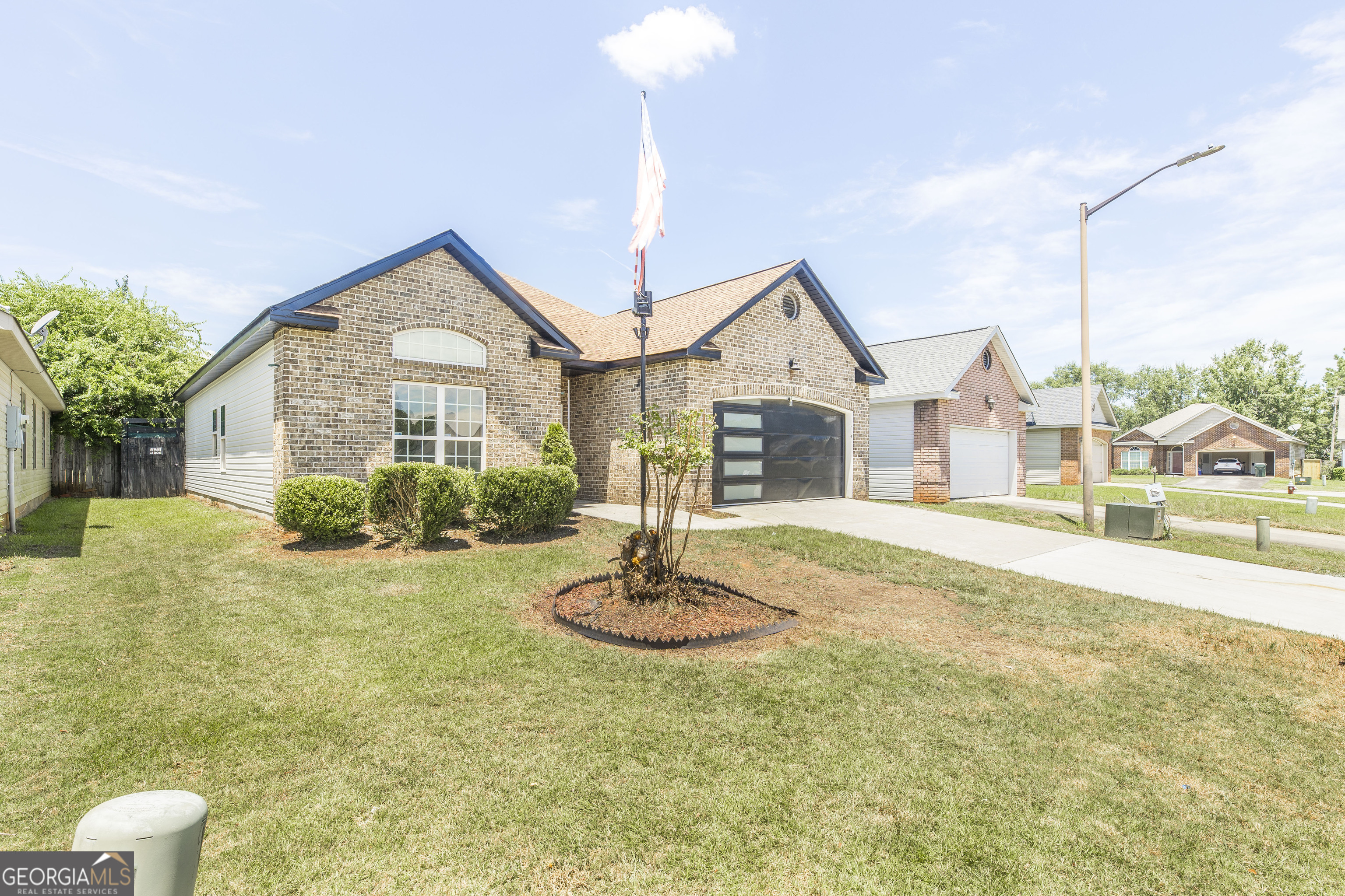 104 Crossing PL
