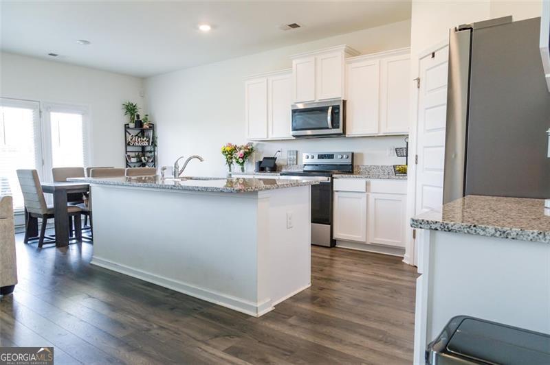 2159 Redfern RD