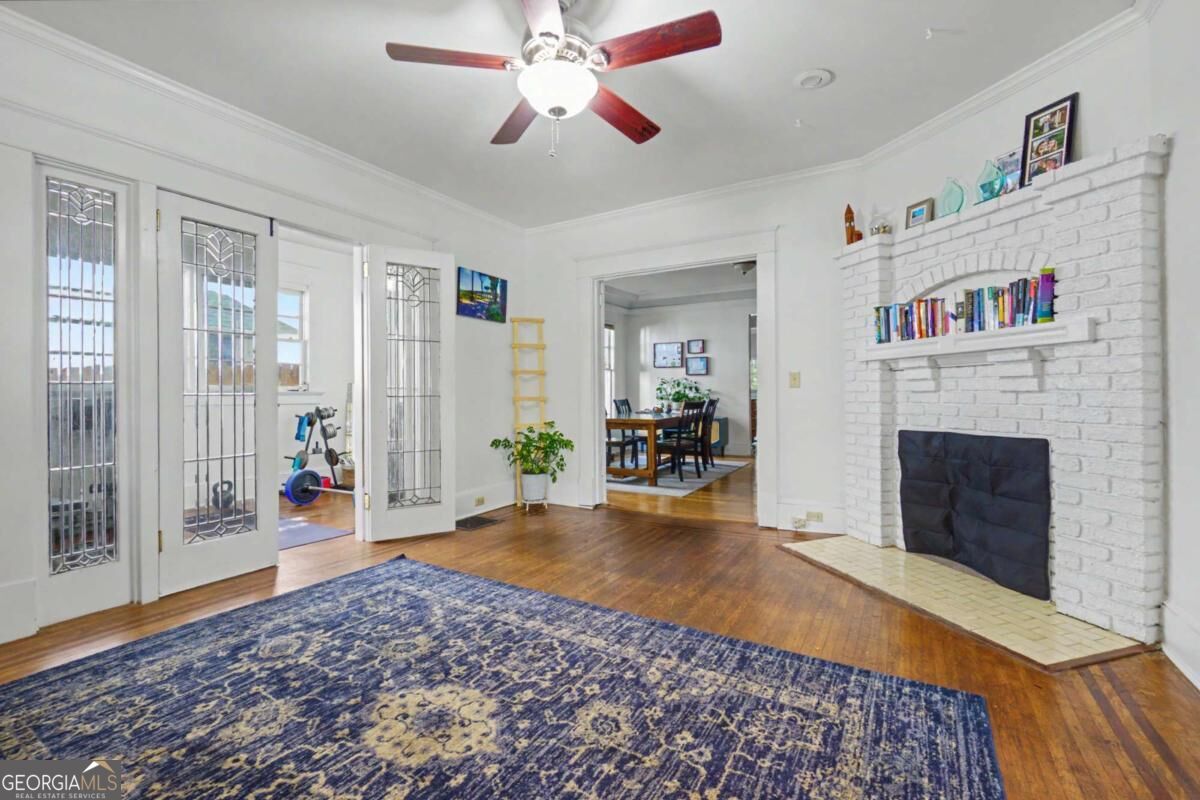 957 Saint Charles AVE NE