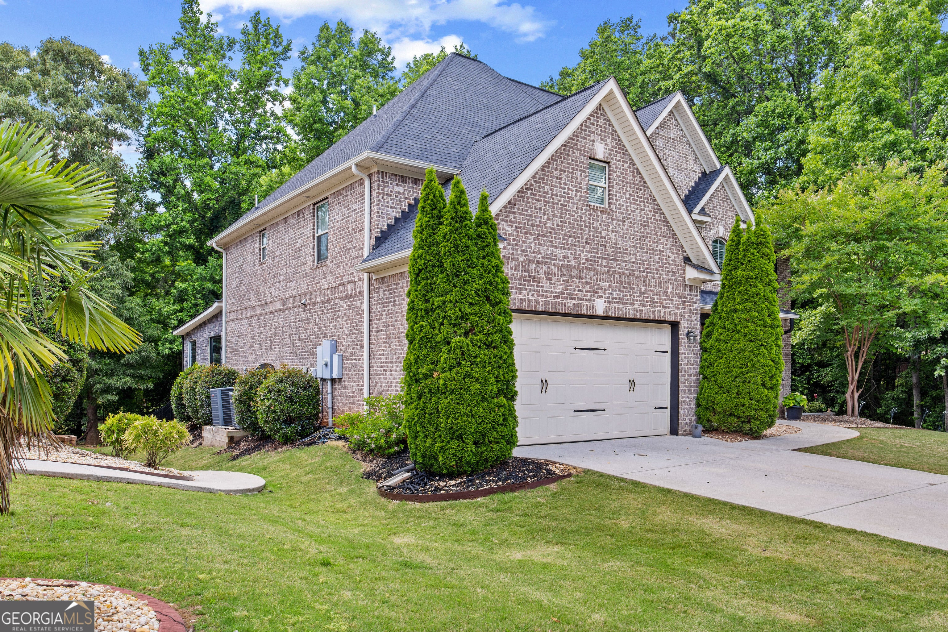 319 Langshire DR