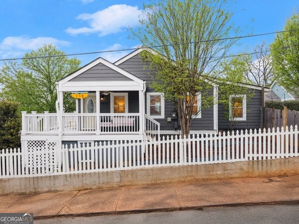 Photo of 738 Woodson Street SE, Atlanta, GA 30315 (MLS # 10728424)