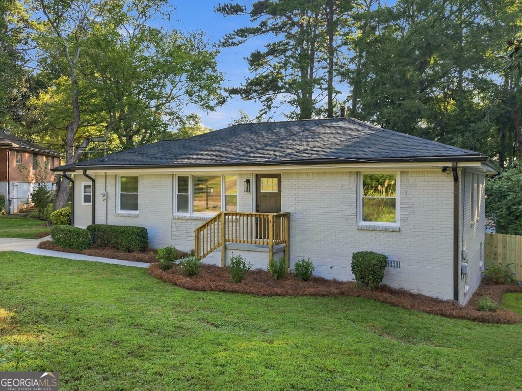 Photo of 2162 Holly Hill Dr, Decatur, GA 30032 (MLS # 10849427)