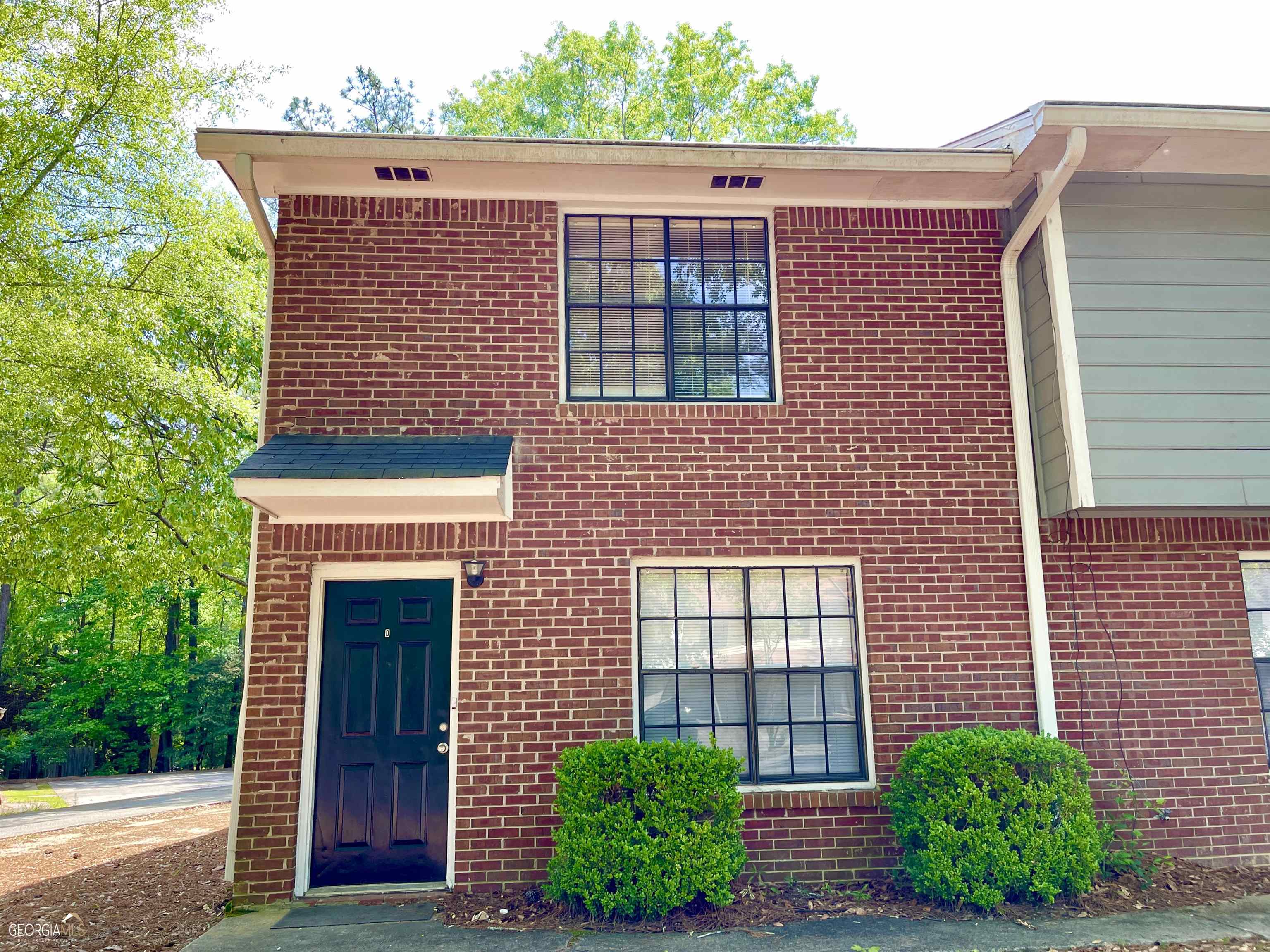 Enjoy a Fabulous Space to Live in with this Adorable End Unit Townhome! The 2 bedroom 1.5 bath home has the perfect Roommate Floorplan, Many other great features, including: attractive wood floors downstairs, spacious living room and dining room, kitchen with appliances included, assigned parking & more!!! Close to downtown Fayetteville, the home is convenient to tons of attractions, shopping, tasty restaurants, salons, banking, and town center! Don't miss out - Use our website to apply TODAY ! Your rent now includes our exciting new benefit package, which gives you regular HVAC filter replacement delivery, renters insurance, & many other great benefits that are all included in the listing rate!