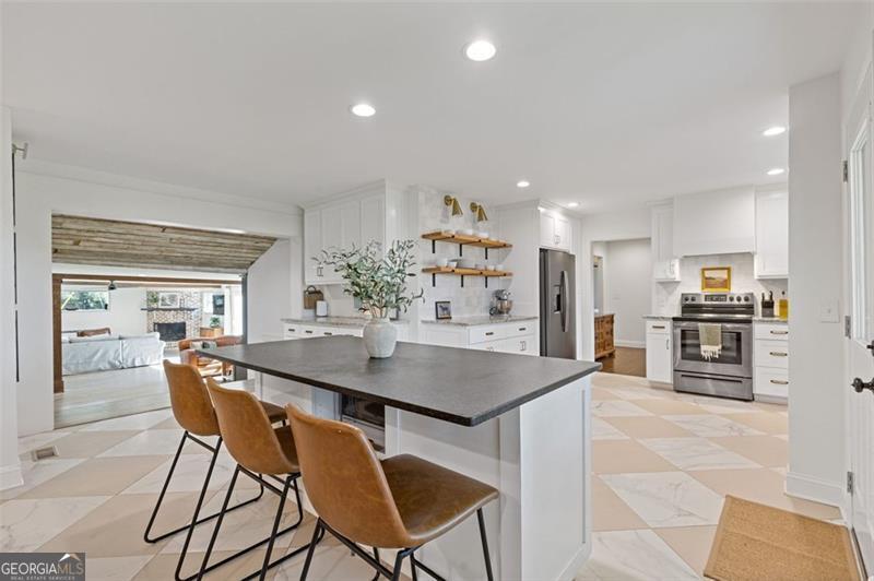 447 Rockwell Church RD NW