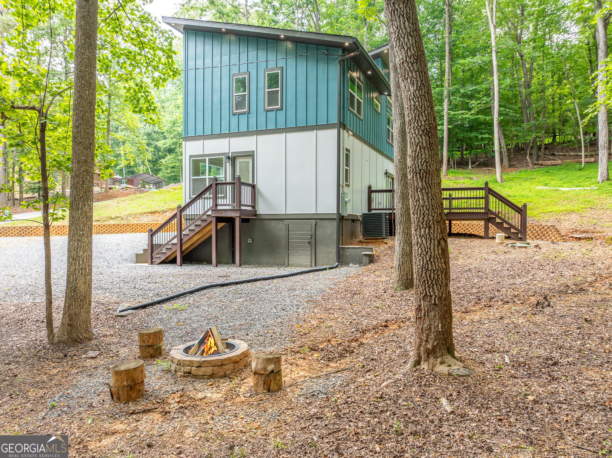 55 Elmwood CIR