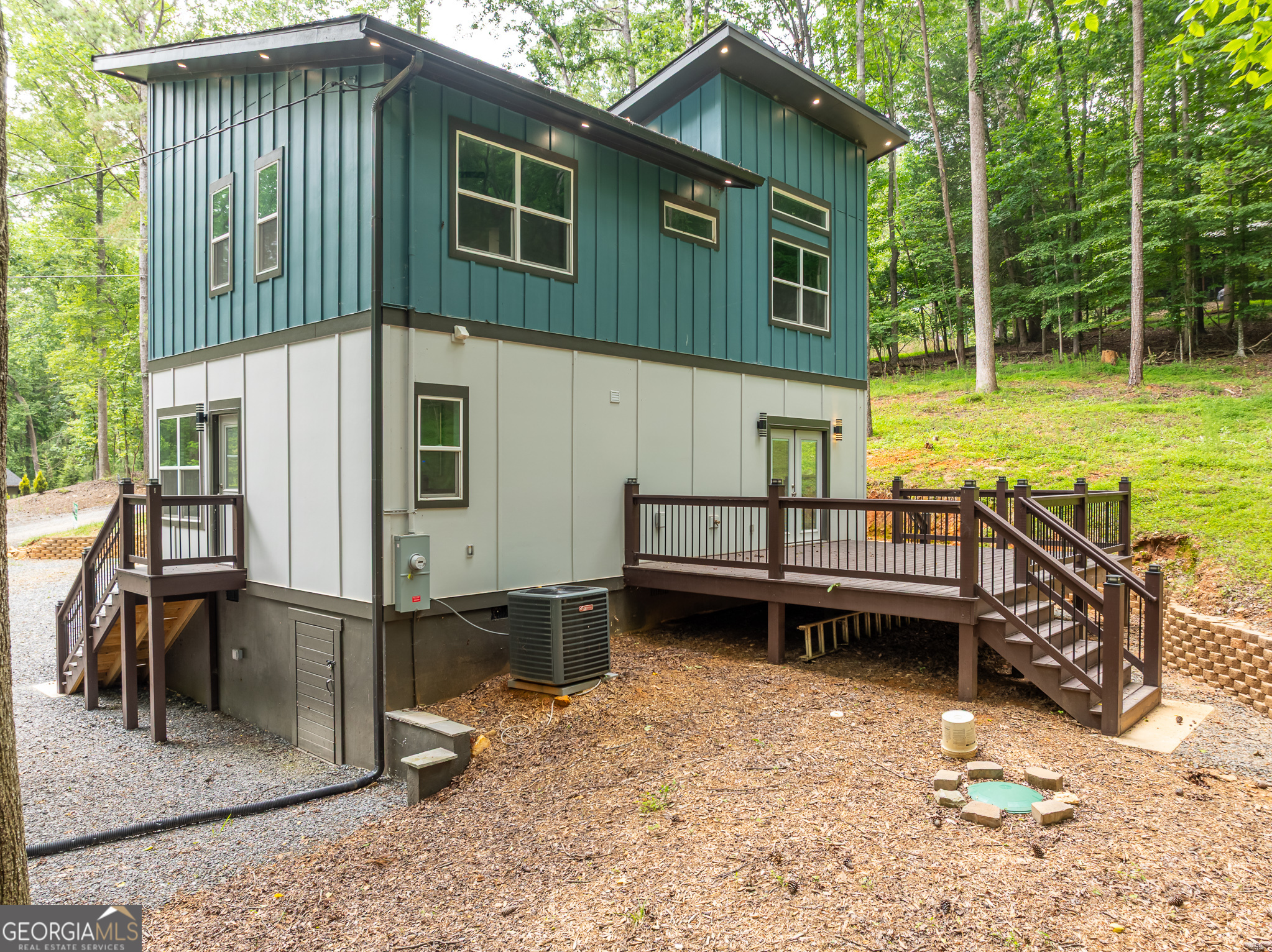 55 Elmwood CIR