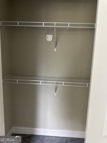 121 Fountain Oak