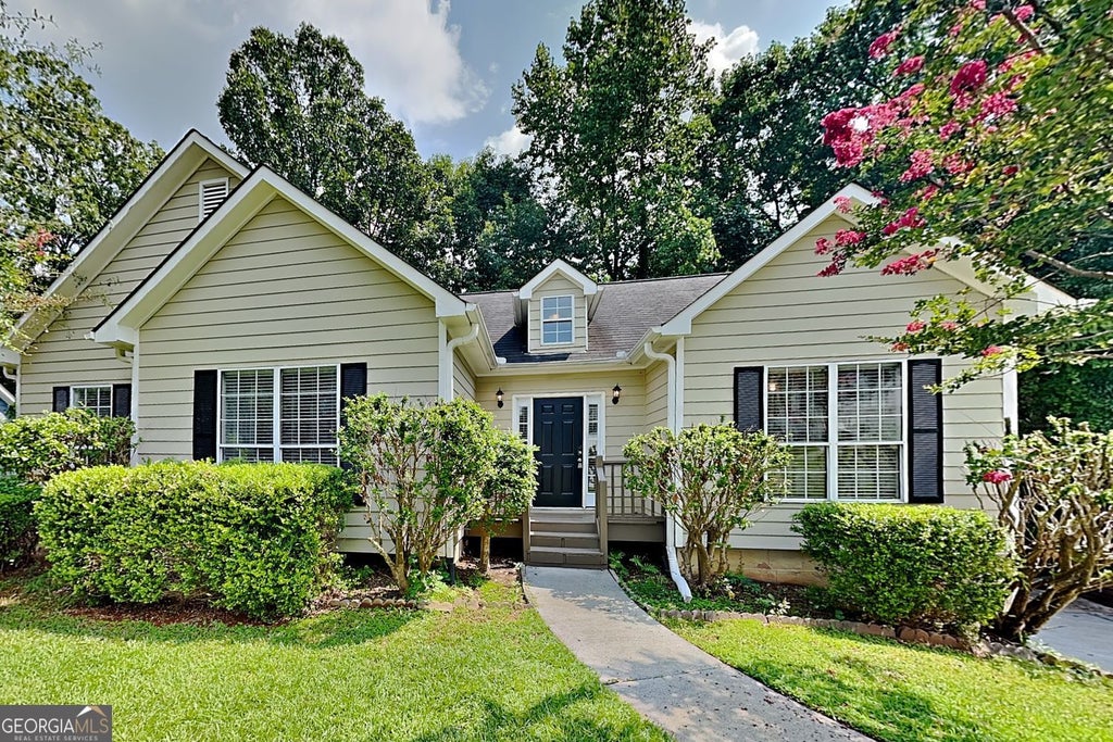 Photo of 176 Shallow Ridge Lane NE, Kennesaw, GA 30144 (MLS # 10827449)