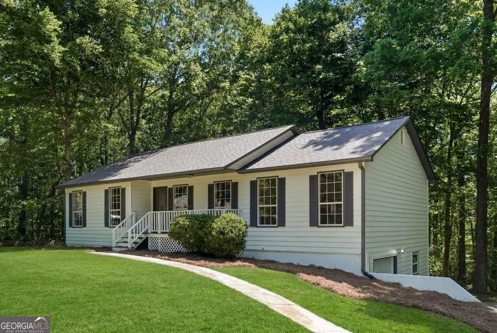 Photo of 87 Harpers Place, Carrollton, GA 30117 (MLS # 10766243)
