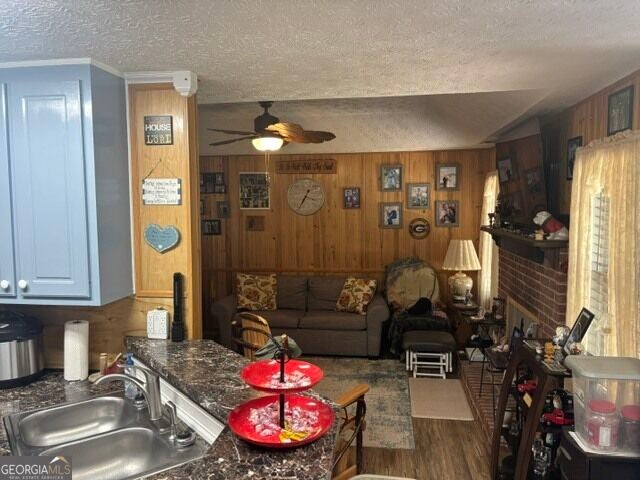 317 Crosswalk DR