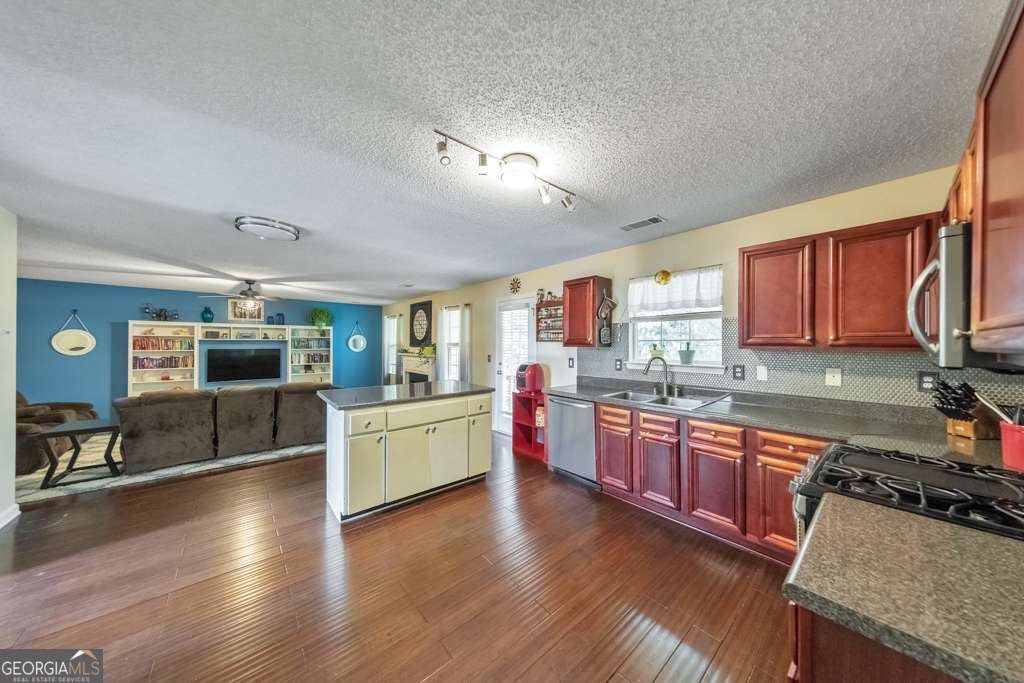 332 Baywood WAY