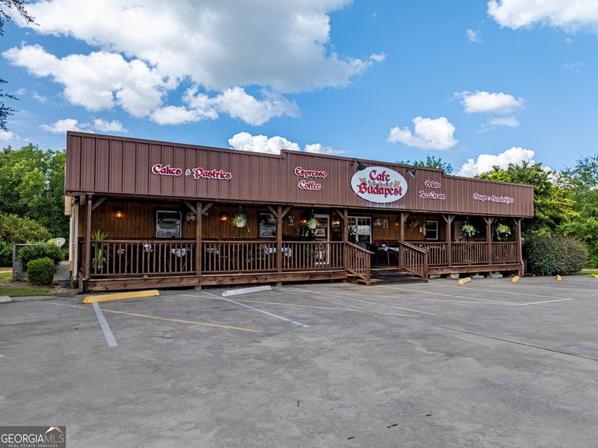 293 W Benjamin H Hill DR