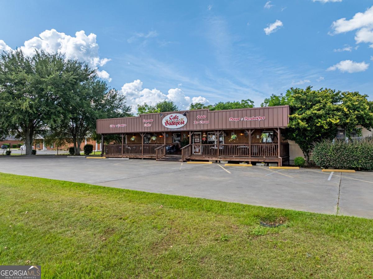 293 W Benjamin H Hill DR