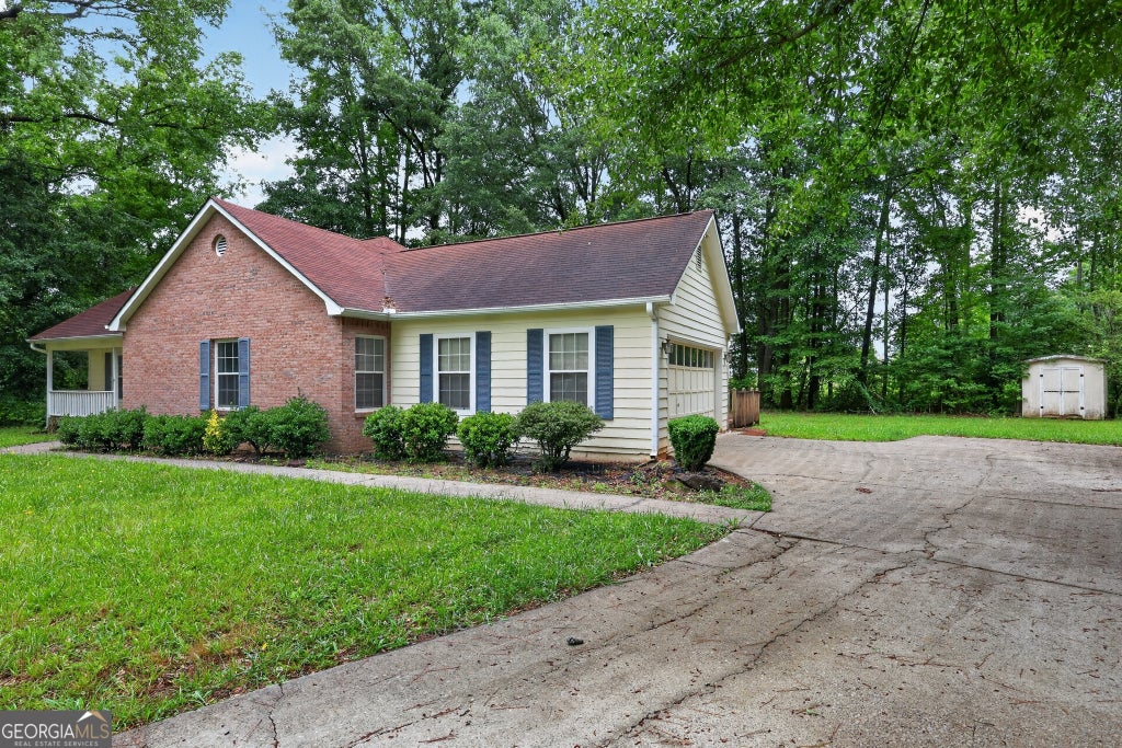 Photo of 47 Sunhigh Street, McDonough, GA 30253 (MLS # 10791637)