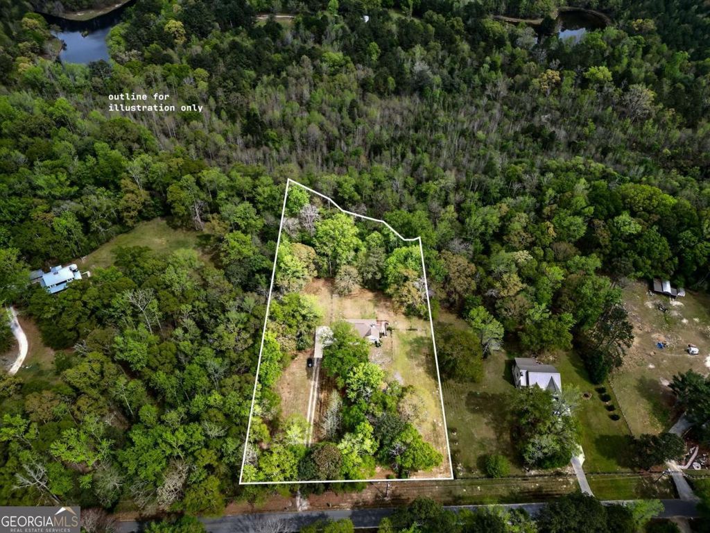 Photo of 185 Lowell Drive, Sharpsburg, GA 30277 (MLS # 10725246)