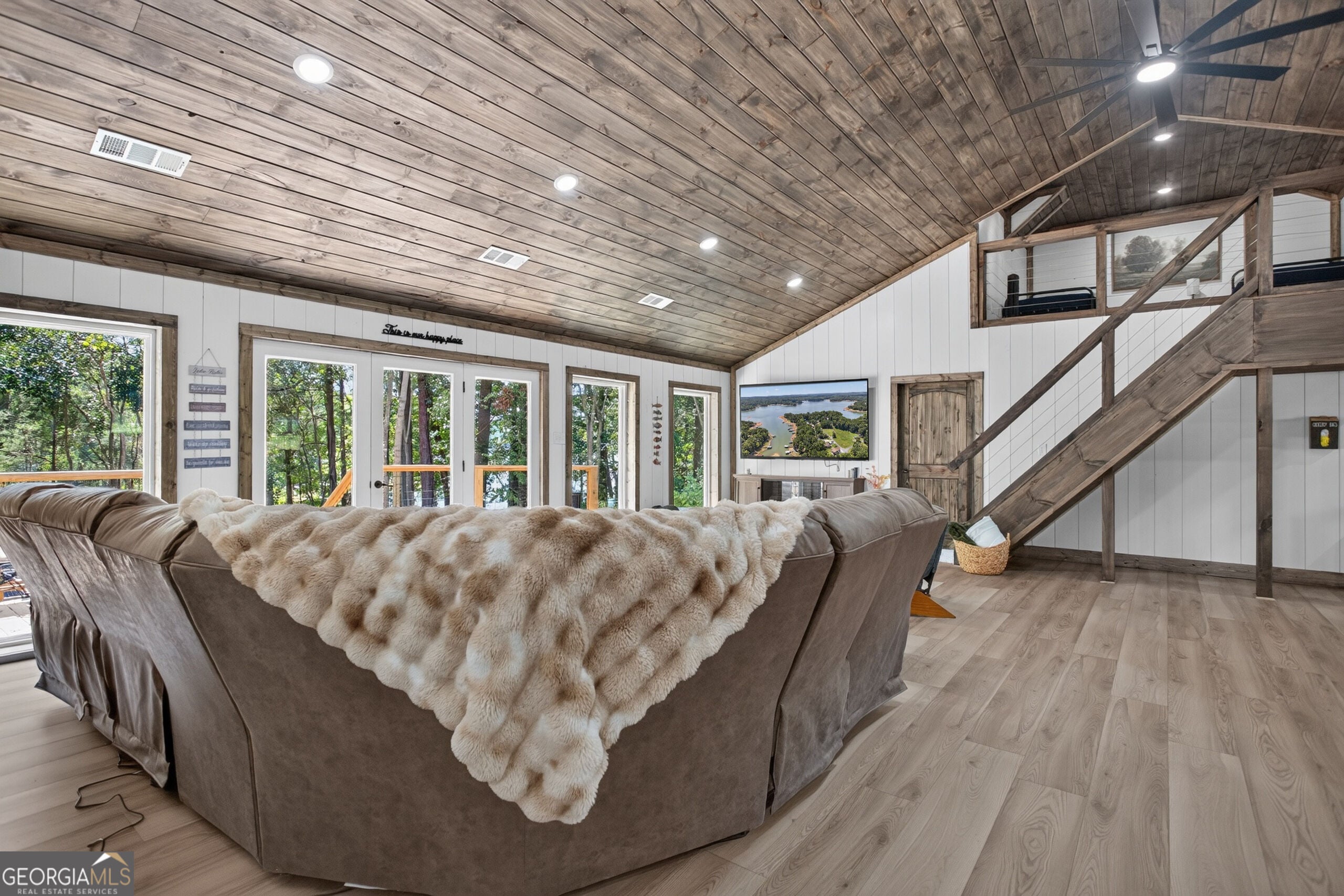 155 Jo Ann CIR
