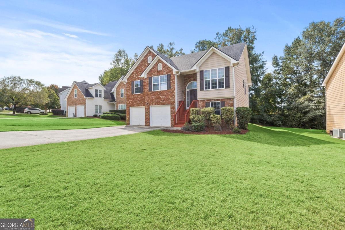 Summit The @ Eagles Landing - Residential