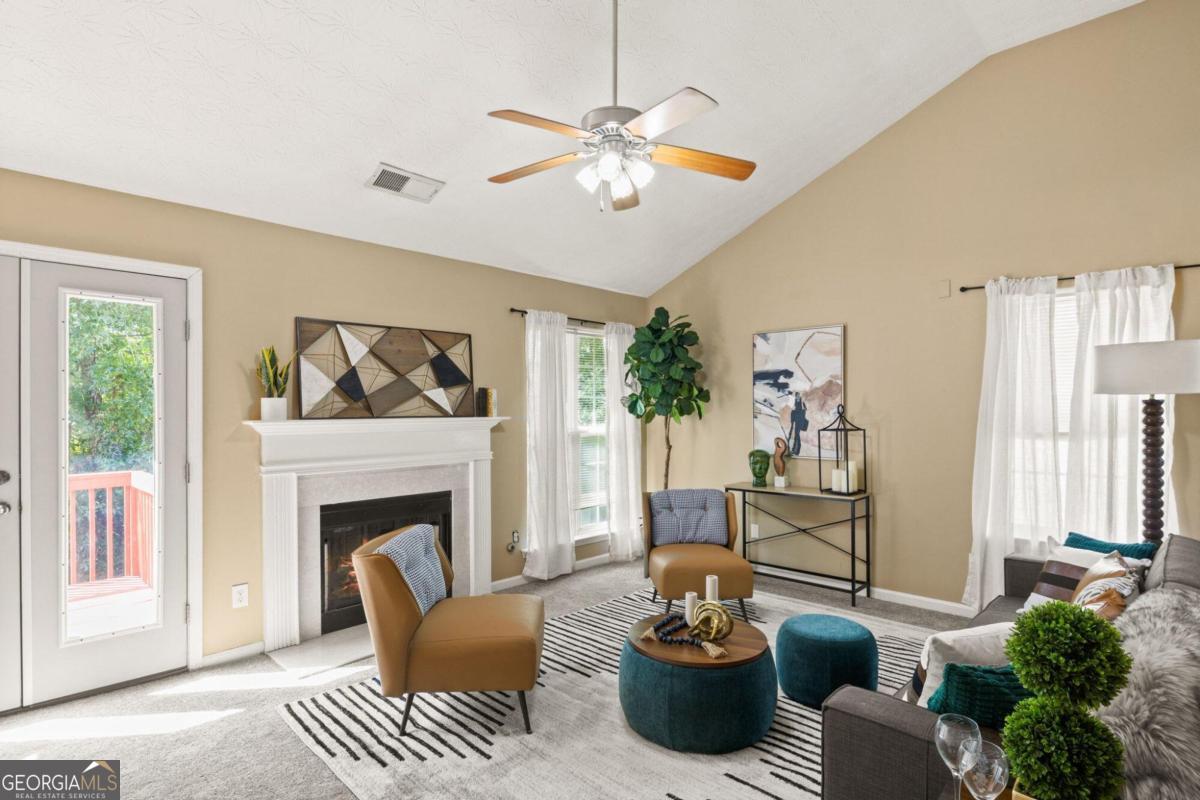 Summit The @ Eagles Landing - Residential