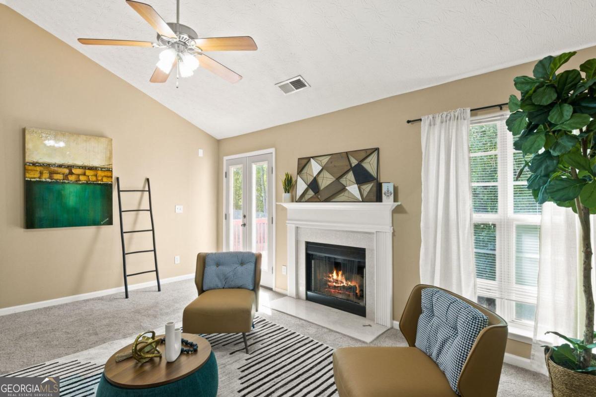 Summit The @ Eagles Landing - Residential