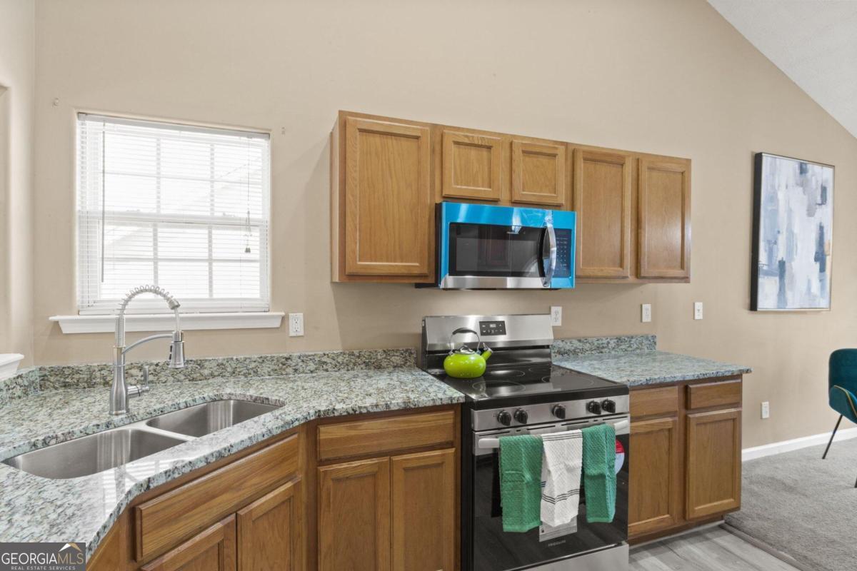 Summit The @ Eagles Landing - Residential