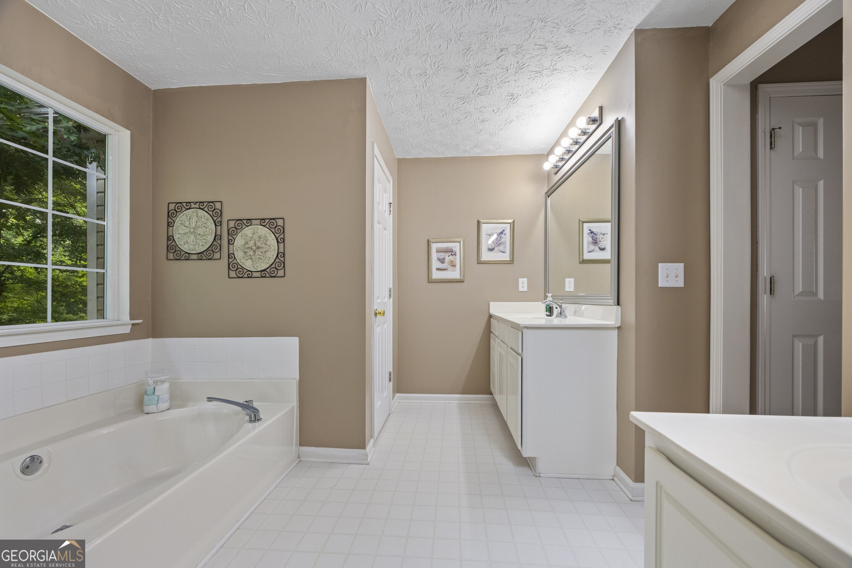 Buford, Georgia 30519, United States, 5 Bedrooms Bedrooms, ,4 BathroomsBathrooms,Residential,Active,179252