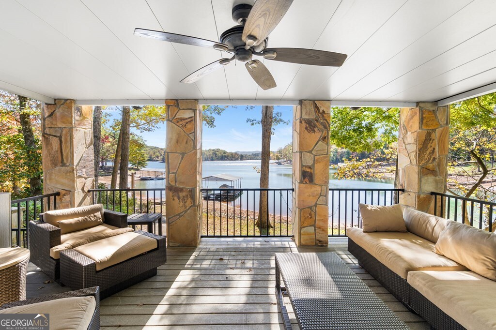 1370 Heathers Cove CIR