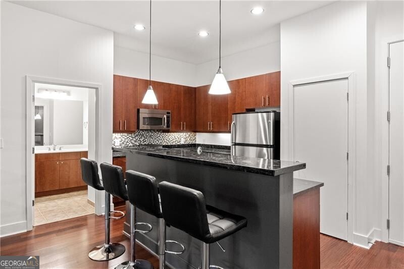 425 Chapel ST SW 2108