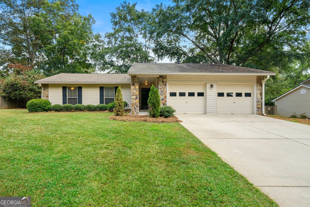 Photo of 503 Waterwood Bend, Peachtree City, GA 30269 (MLS # 10813754)