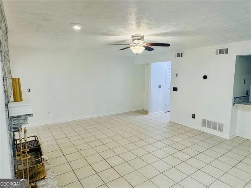 1520 STONELEIGH CIR