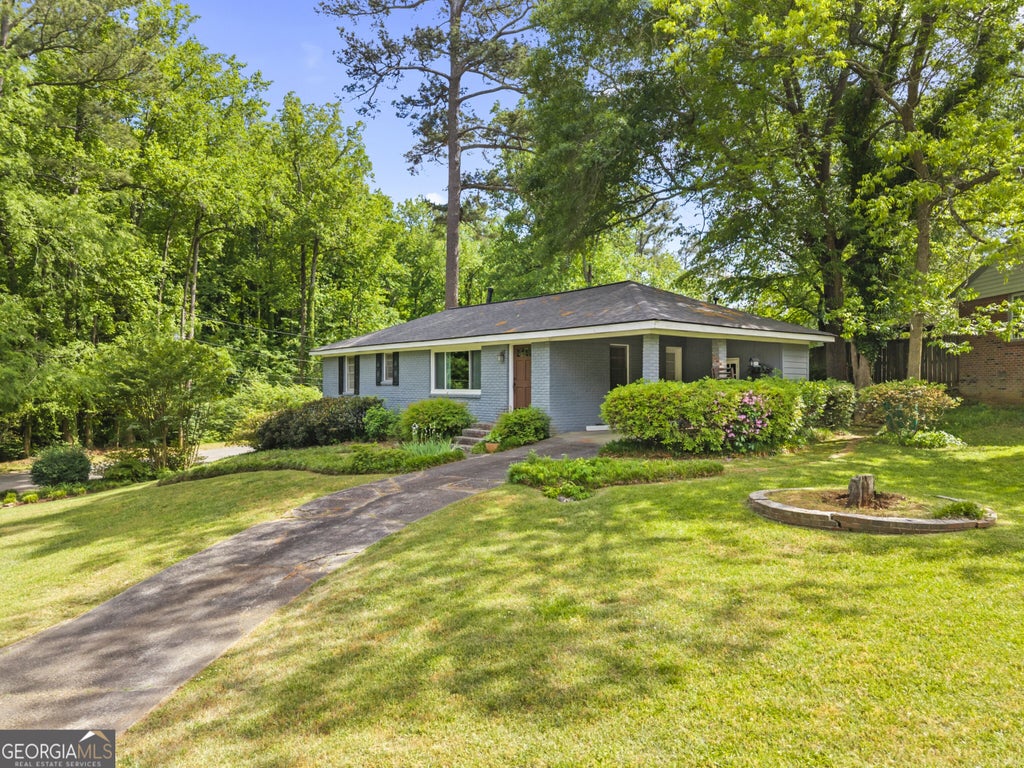 Photo of 1478 Spruce Drive SE, Smyrna, GA 30080 (MLS # 10815774)