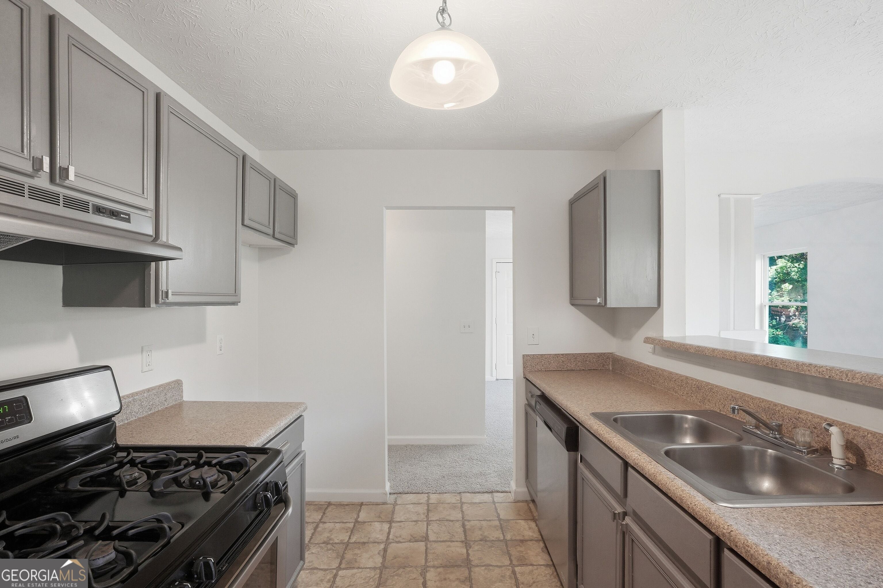 1668 Oak Knoll CIR SE