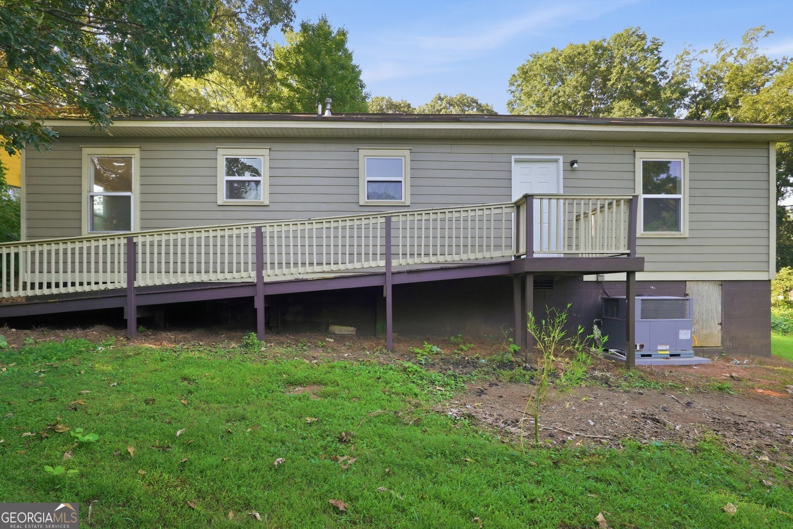 1668 Oak Knoll CIR SE