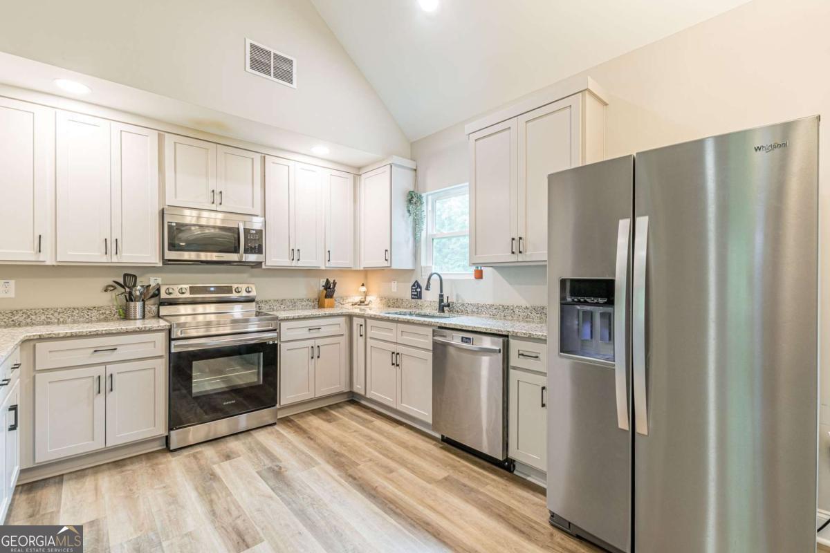 170 Stroud RD